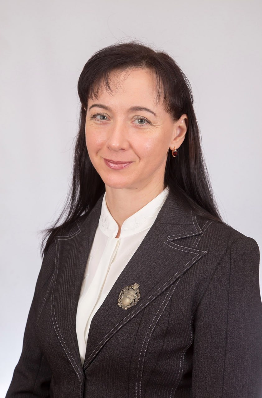 Мокринська Лариса Федорівна, вчитель фізичної культури, основ здоров’я,  “вчитель-методист”, 